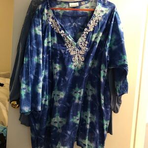 30/32 Blouse w/pearl embellishments